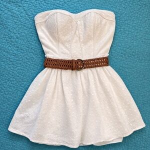 ✨ Strapless Sweetheart White Dress With Belt Size M